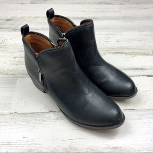 Black BONGO ankle booties (8.5)